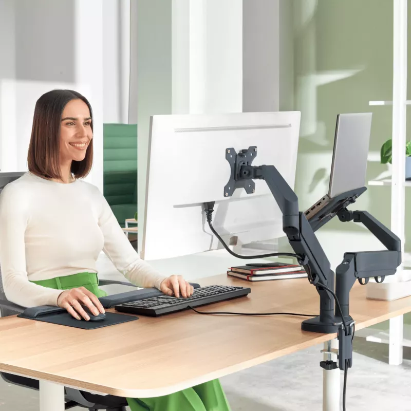 Leitz Ergo Space Saving divu monitoru un klēpjdatora roka, skava/caurums, 18 kg, 43,2 cm (17 inch), 81,3 cm (32 inch), 100 x 100 mm, tumši pelēka