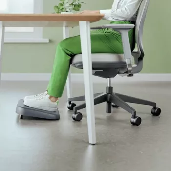 Leitz Ergo regulējams kāju balsts, 80% pārstrādāta plastmasa, Pelēks