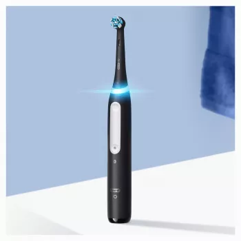 Oral-B iO 4 Pieaugušo rotējoša zobu birste Melna