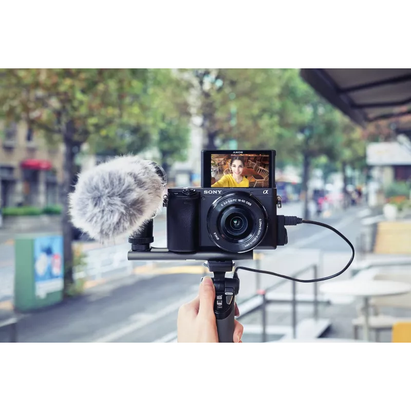Sony α 6400 + SEL18135 bezspoguļa kamera 24,2 MP CMOS 6000 x 4000 pikseļi Melna