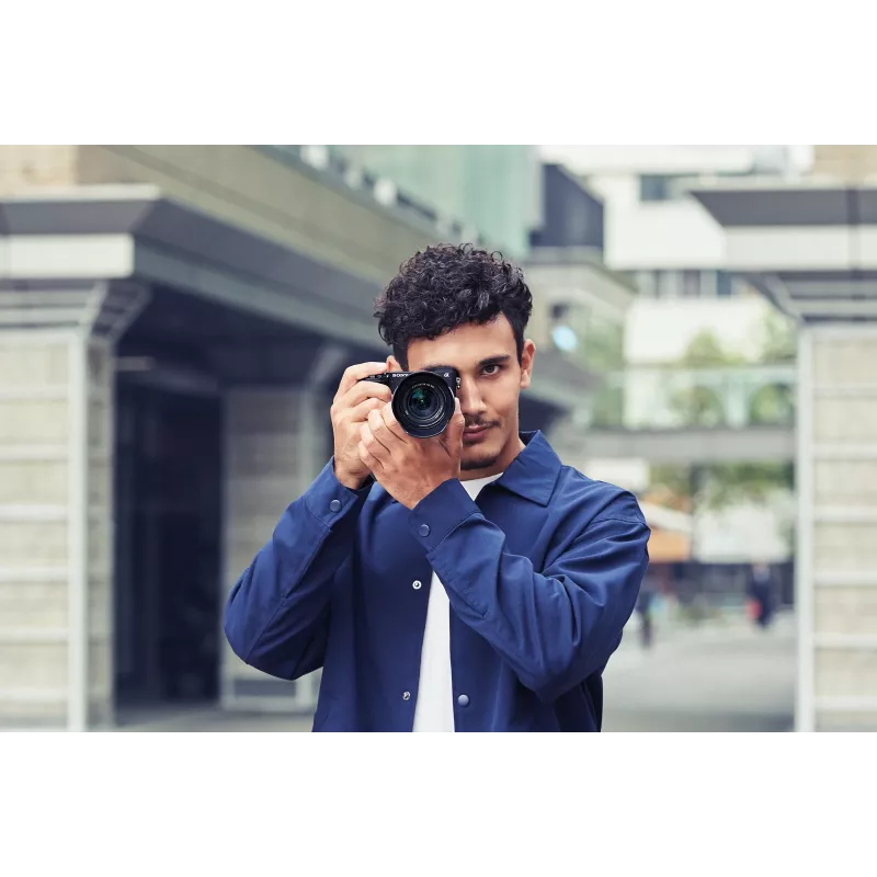 Sony α 6400 + SEL18135 bezspoguļa kamera 24,2 MP CMOS 6000 x 4000 pikseļi Melna
