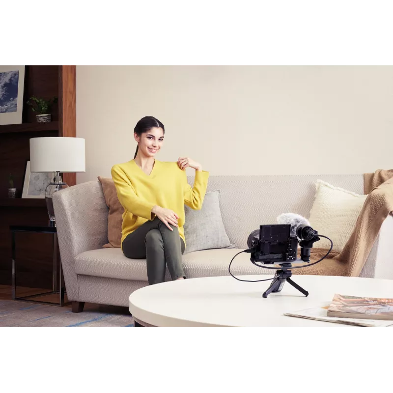 Sony α 6400 + SEL18135 bezspoguļa kamera 24,2 MP CMOS 6000 x 4000 pikseļi Melna
