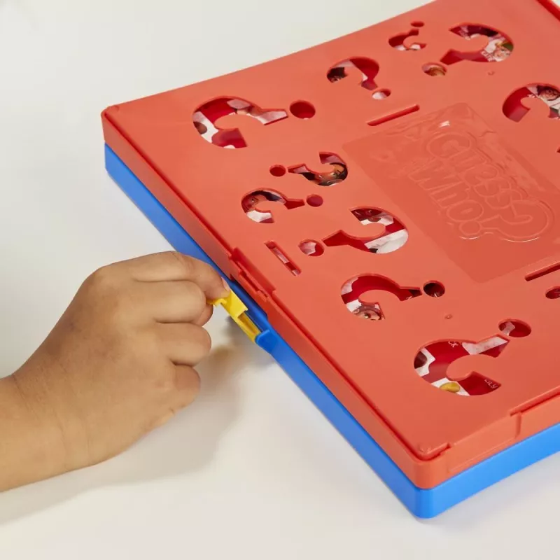 Hasbro Gaming Guess Who? Oriģinālā Uzminēšanas Spēle, Galda Spēle Bērniem no 6 Gadiem, 2 Spēlētājiem