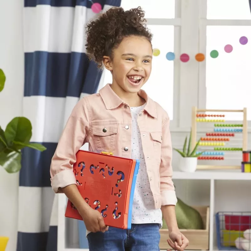 Hasbro Gaming Guess Who? Oriģinālā Uzminēšanas Spēle, Galda Spēle Bērniem no 6 Gadiem, 2 Spēlētājiem