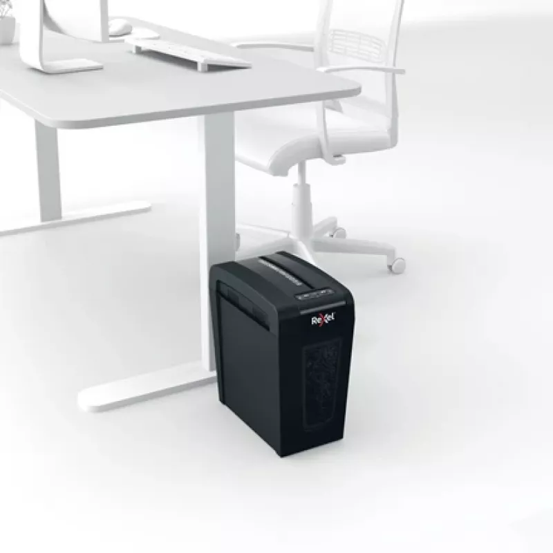 Rexel Secure X8-SL Whisper-Shred šķērsgriezuma papīra smalcinātājs P4