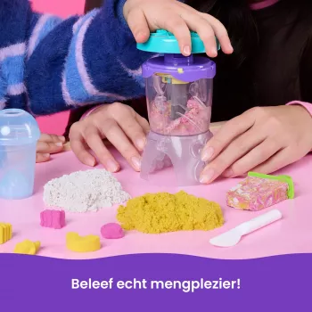 Kinetic Sand Smoothie Mixer rotaļu komplekts, 14 oz (397 g) veidojamās smiltis, Lieldienu groza pildījums