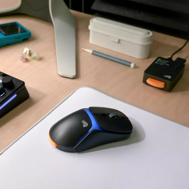 Glorious Gaming Model O3 Wireless Gaming Mouse - Melns, bezvadu, InfinitePlay maiņas bateriju sistēma, 8k polling, 130M optiskie slēdži, 66g, 30K DPI optiskais sensors, RGB