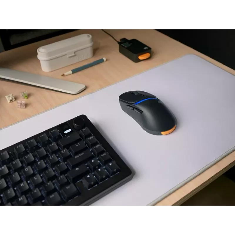 Glorious Gaming Model D3 Wireless Gaming Mouse - InfinitePlay Maināmo Akumulatoru Sistēma, 8k Polling, 130M Klikšķu Optiskie Slēdži, Īpaši Viegls 69g, 30K DPI Optiskais Sensors, RGB - Melns
