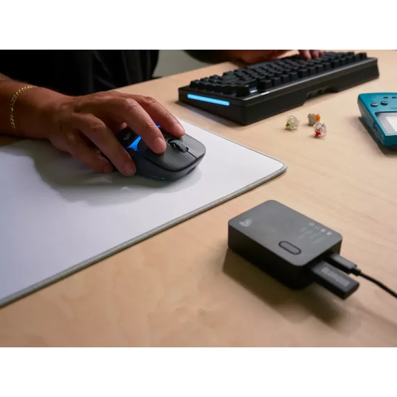 Glorious Gaming Model D3 Wireless Gaming Mouse - InfinitePlay Maināmo Akumulatoru Sistēma, 8k Polling, 130M Klikšķu Optiskie Slēdži, Īpaši Viegls 69g, 30K DPI Optiskais Sensors, RGB - Melns