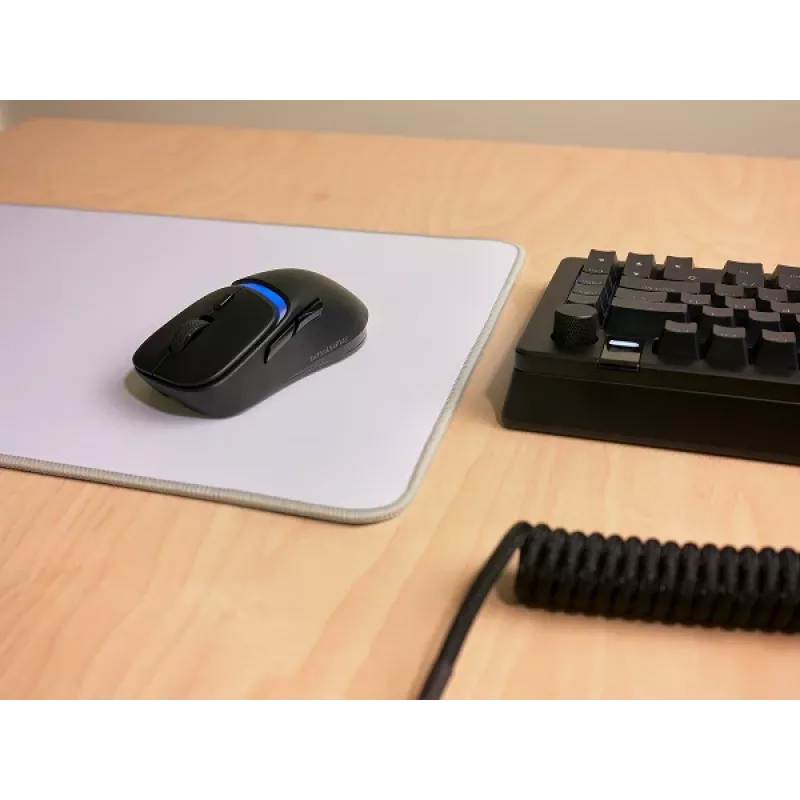 Glorious Gaming Model D3 Wireless Gaming Mouse - InfinitePlay Maināmo Akumulatoru Sistēma, 8k Polling, 130M Klikšķu Optiskie Slēdži, Īpaši Viegls 69g, 30K DPI Optiskais Sensors, RGB - Melns