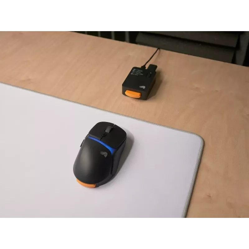 Glorious Gaming Model D3 Wireless Gaming Mouse - InfinitePlay Maināmo Akumulatoru Sistēma, 8k Polling, 130M Klikšķu Optiskie Slēdži, Īpaši Viegls 69g, 30K DPI Optiskais Sensors, RGB - Melns