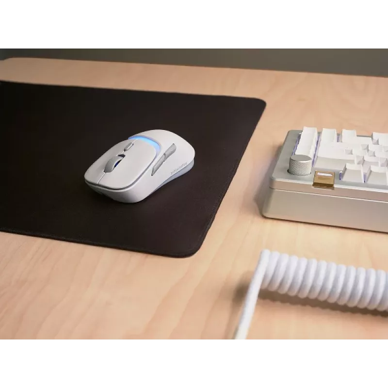 Glorious Gaming Model D3 Wireless Gaming Pele - InfinitePlay Maināmo Akumulatoru Sistēma, 8k Polling, 130M Klikšķu Optiskie Slēdži, Īpaši Viegls 69g, 30K DPI Optiskais Sensors, RGB - Balta