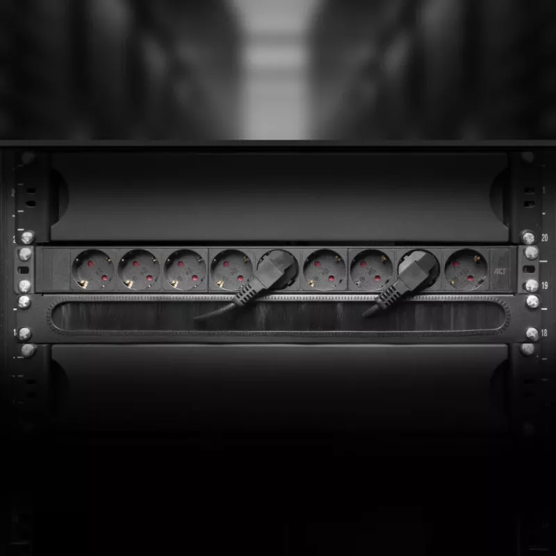 ACT pagarinātājs PDU 19 inch CEE7/7 ar 9 F tipa kontaktligzdām, 3m H05VV-F 3G1.5