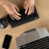 R-Go Tools Ergonomiskā tastatūra R-Go Compact Break, kompakta tastatūra ar pārtraukuma programmatūru, AZERTY (FR), Bluetooth, melna