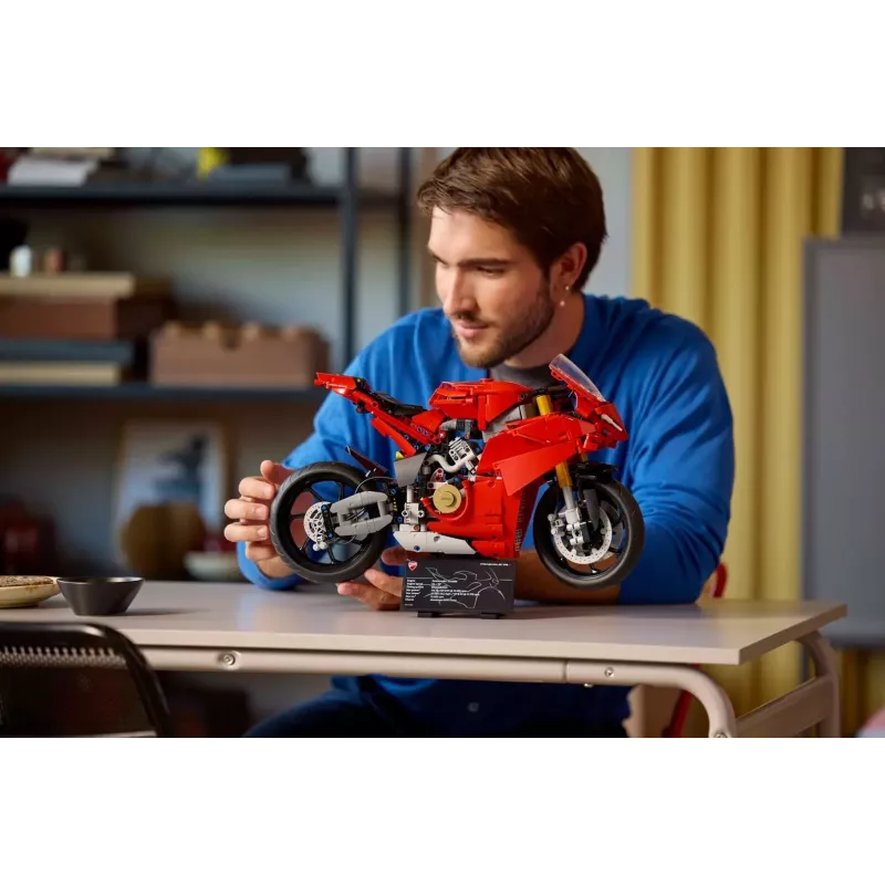 LEGO TECHNIC 42202 Ducati Panigale V4 S Motocikls