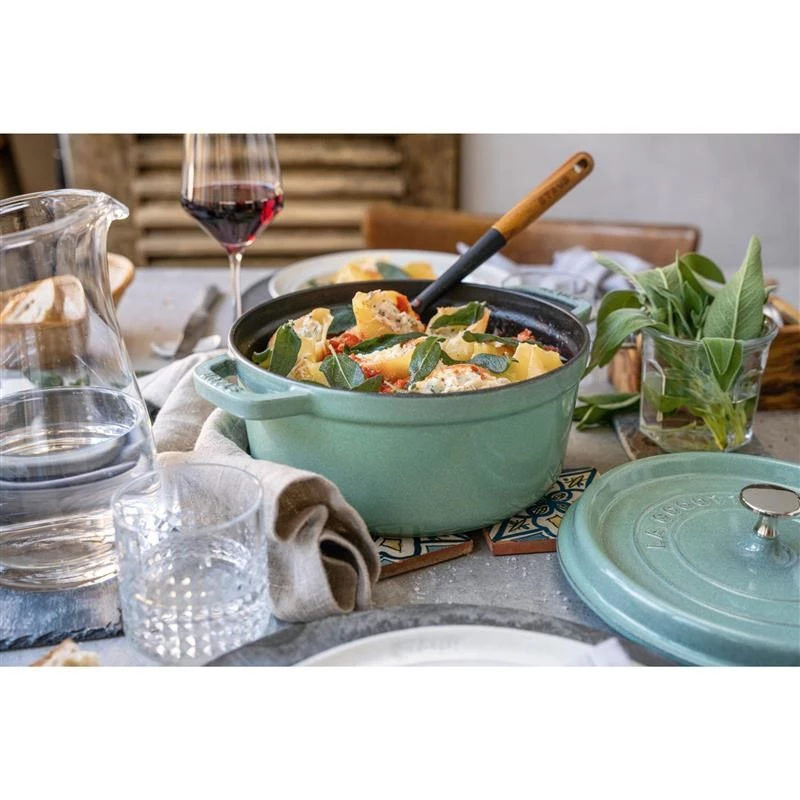 Staub apaļš čuguna katls 5,2 L, piparmētru krāsa - La Cocotte 26 cm