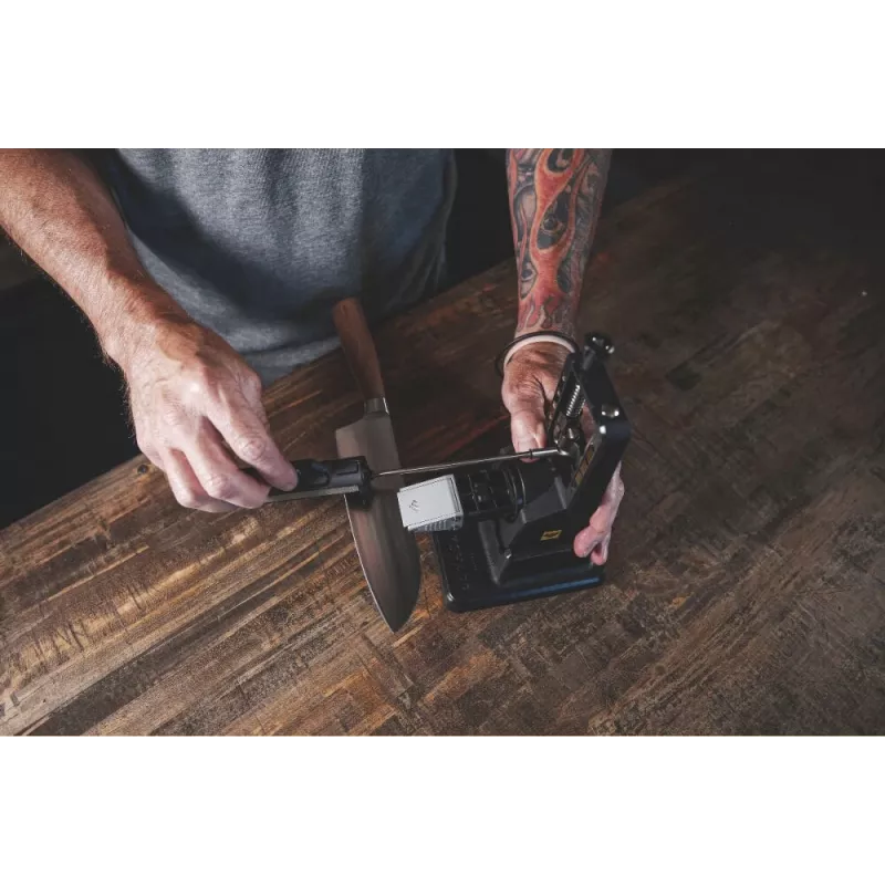 Pull-through nažu asinātājs Work Sharp Precision Adjust Elite 09DX066 — regulējams leņķis, dimanta akmeņi, ādas apdare, neilona korpuss