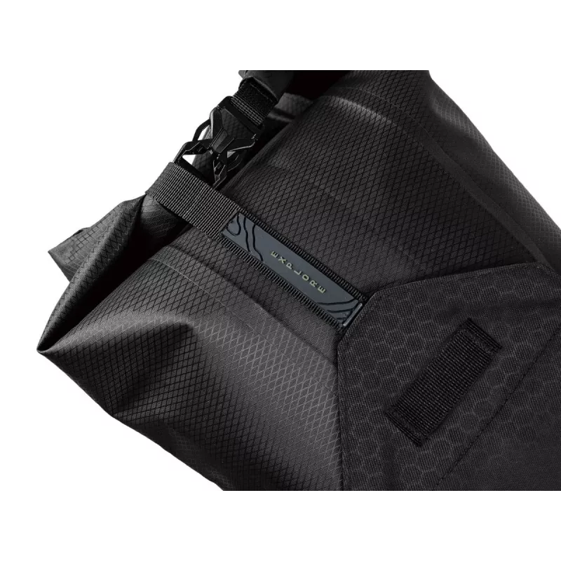 Seatpost bag Topeak BackLoader X 15L Melns – aizmugurējā sēdekļa staba bagāžnieka soma, 15 L tilpums