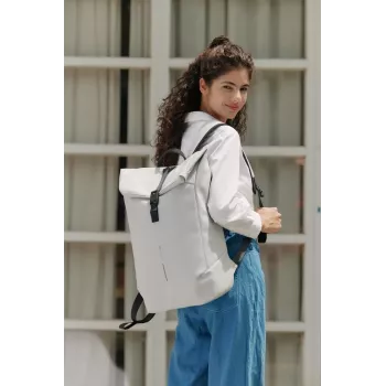 Mugursoma klēpjdatoram XDDESIGN Urban Flap-Top P706.2613 — balta, ar atloku un pretaizdzīšanas risinājumiem