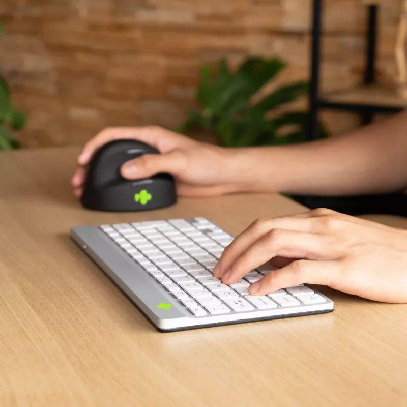 R-Go Tools ergonomiskā tastatūra R-Go Compact Break, kompakta tastatūra ar pārtraukuma programmatūru, QWERTZ (CH), Bluetooth, balta