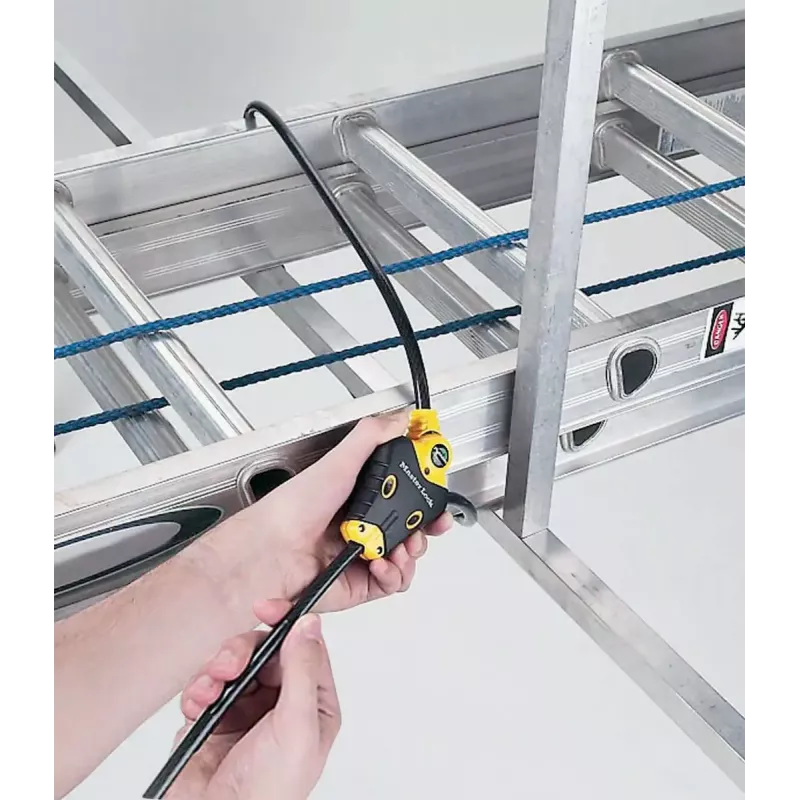 MASTER LOCK Python regulējama bloķējama troses slēdzene 1,8m x 10mm melna dzeltena