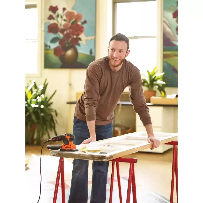 Portatīvā slīpmašīna Black & Decker KA2000-QS