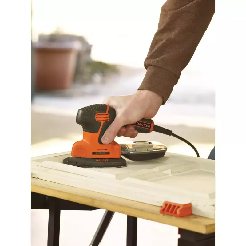 Portatīvā slīpmašīna Black & Decker KA2000-QS