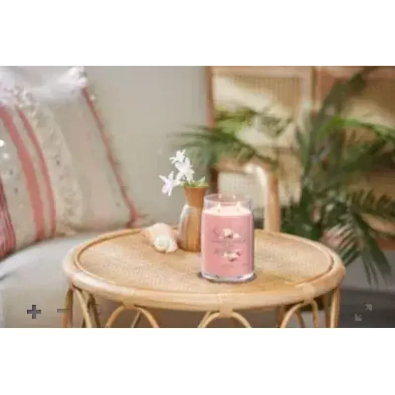 Yankee Candle Signature Pink Sands lielā svece burkā, 567 g