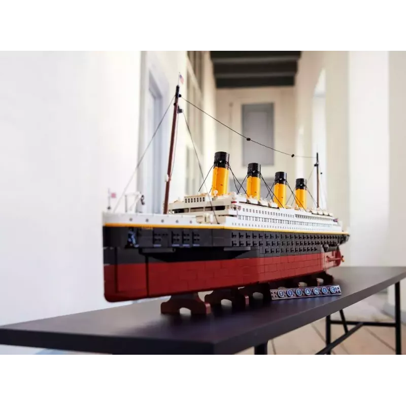 LEGO būvkomplekts ICONS 10294 Titāniks modeļa replika — 9090 gabali, 18+
