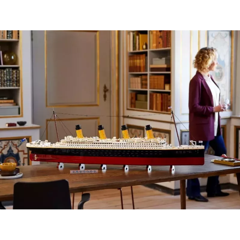 LEGO būvkomplekts ICONS 10294 Titāniks modeļa replika — 9090 gabali, 18+