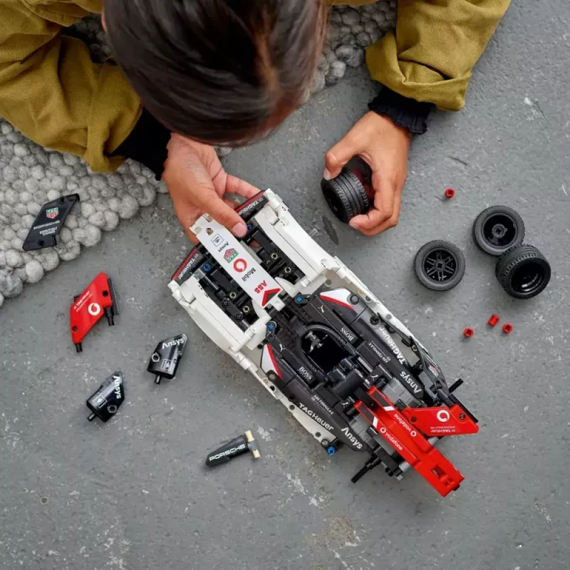 LEGO Būvkomplekts Formula E Porsche 99X Electric modelis 42137 – konstruktors