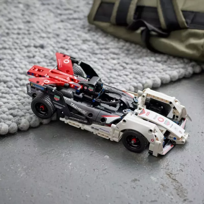 LEGO Būvkomplekts Formula E Porsche 99X Electric modelis 42137 – konstruktors