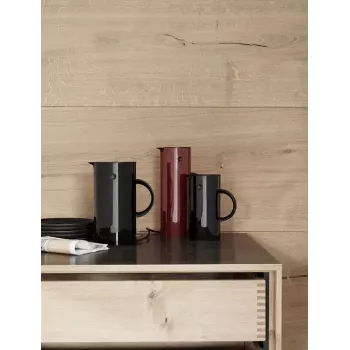 Vakuuma termoss Stelton EM77 0.5L Melns Kempings Ikdienas lietošana