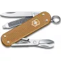 Kabatas nazis Victorinox Classic SD Alox Wet Sand V-0.62 21.255G — Šveices armijas daudzrīks, mazs asmens, nagu vīle, šķēres