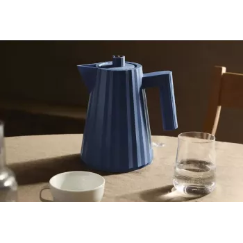 Elektriskā tējkanna Alessi Plissé 1.0 L 2200 W zila, termoplastiskais sveķis, automātiska izslēgšanās, slēptā pamatne