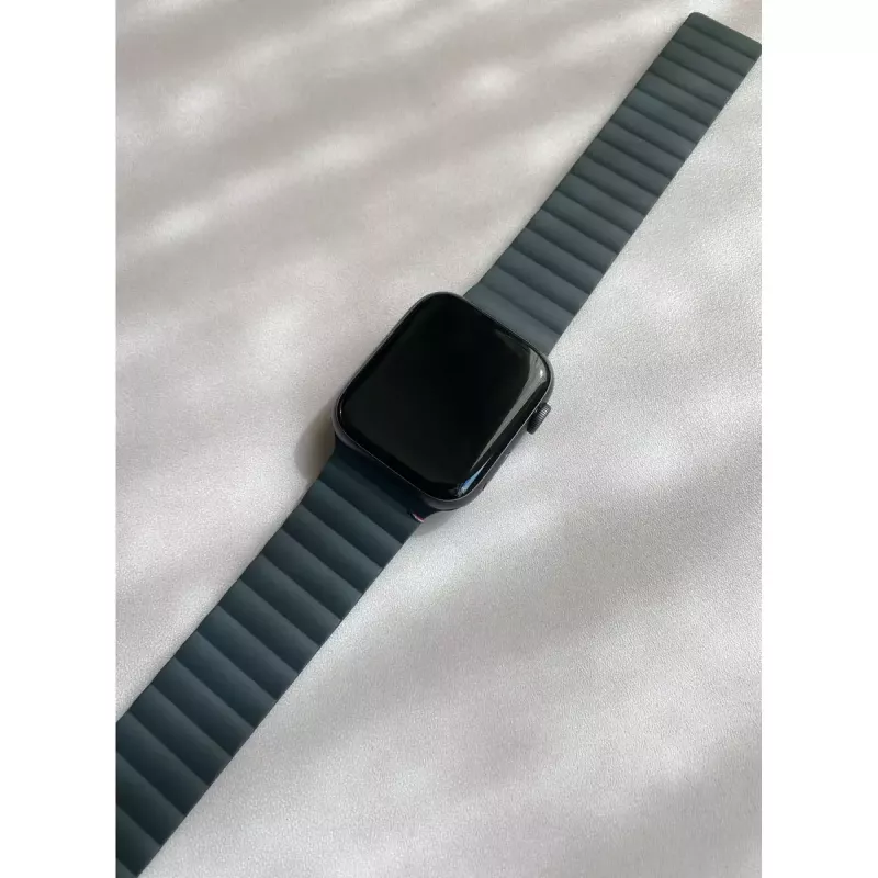 Decoded D21AWS44TS3SCL Charcoal Silikona Magnētiskā Siksniņa Apple Pulkstenim