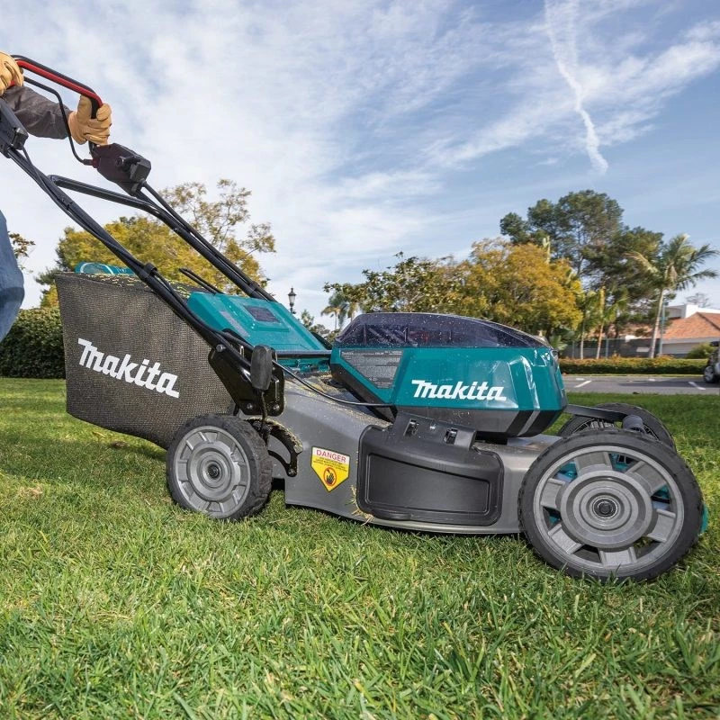 Makita DLM532PT4 zāles pļāvējs Stumjamais zāles pļāvējs Akumulators Melns, Zils