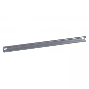 EFB Elektronik C-Profils 19 inch stiprinājumam, 483 x 30 x 15 mm, spraugas platums 16 mm, 2 montāžas caurumi