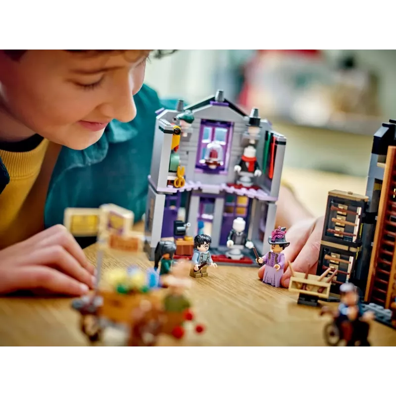 LEGO Harry Potter 76439 Ollivanders un Madam Malkin tērpu veikals būvējamais komplekts (744 gab.)