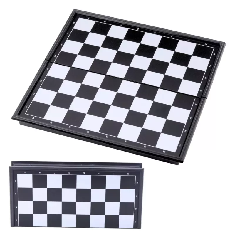 LEAN TOYS Family Game Set 18 in 1 Chess Magnetic Chessboard