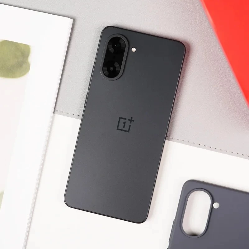 OnePlus Nord CE 5 5G viedtālrunis MediaTek Dimensity 8350 Apex 6,77 collu AMOLED displejs 5200 mAh 80 W SUPERVOOC 50 MP Sony kamera OIS