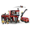 Konstruktors LEGO City Ugunsdzēsēju stacija ar pagriežamām kāpnēm 60414 — 843 gabali, 5 minifigūras