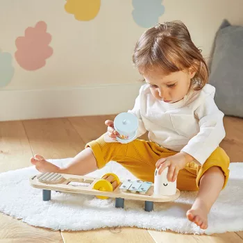 Janod Sweet Cocoon Muzikālais aktivitāšu galdiņš - tārpiņa dizains, 5 instrumenti, FSC koks, 12m+