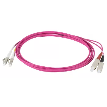 EFB Elektronik IPL-DR-LCUSCU-4-0750 optiskā šķiedras pīta kabeļa savienojums, 7,5 m, OM4, LC–SC, duplekss, LSZH