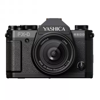 Yashica FX-D S300 35mm SLR Film Camera (Melna)