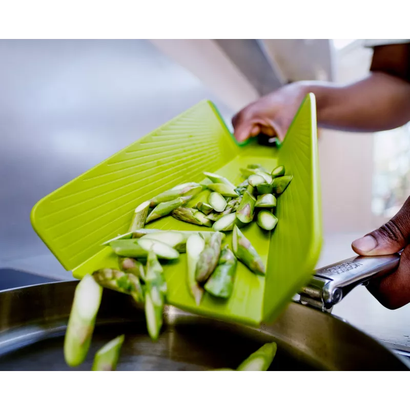 Joseph Joseph Chop2Pot Plus zaļš salokāms griešanas dēlis