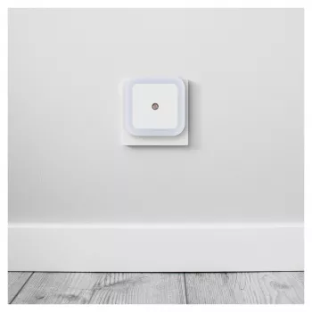 ENTAC Night Light 0.5W Square Warm White Dusk-to-Dawn Sensor