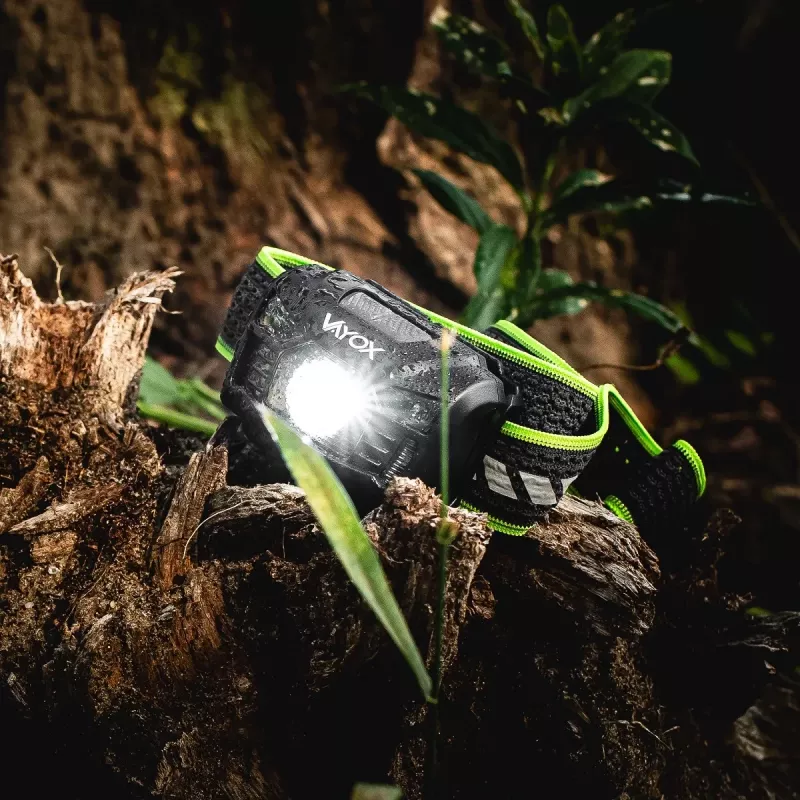 VAYOX VA0020 uzlādējams galvas lukturis, 170 lm, kustības sensors, 1200 mAh, USB-C, IP66, melnā krāsā