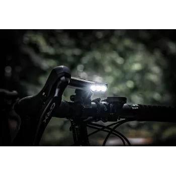 VAYOX VA0112 priekšējais velosipēda lukturis, 980 lm, 4000 mAh, ārējā akumulatora funkcija, IPX6, USB-C