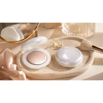LOVRO Bloomlight Freeze-Dried Highlighter 01 Champagne Diamond 3.8g